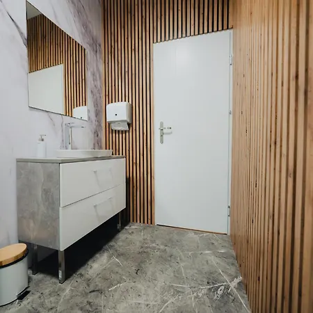 54 - 24h Self Check-in بوزنان