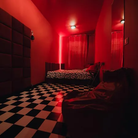 54 Love hotel