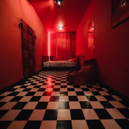 54 Love hotel *